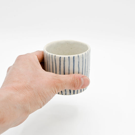 染付湯呑（とぐさ）